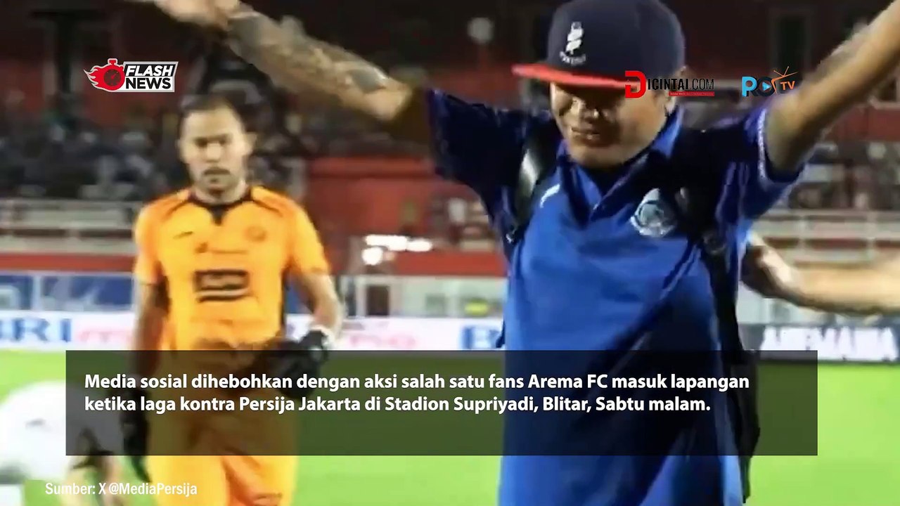 Viral! Fans Arema FC Nekat Masuk Lapangan dan Peluk Pemain Persija