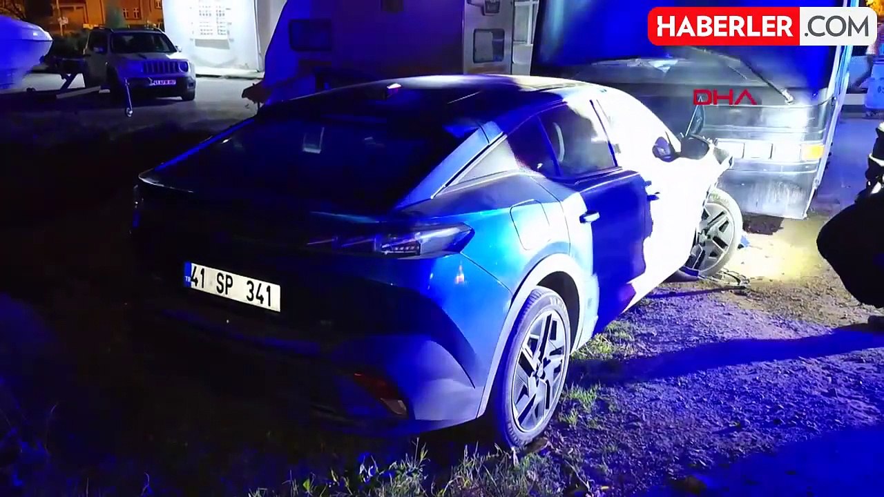 Alkollü Sürücü Park Halindeki Karavana Çarptı