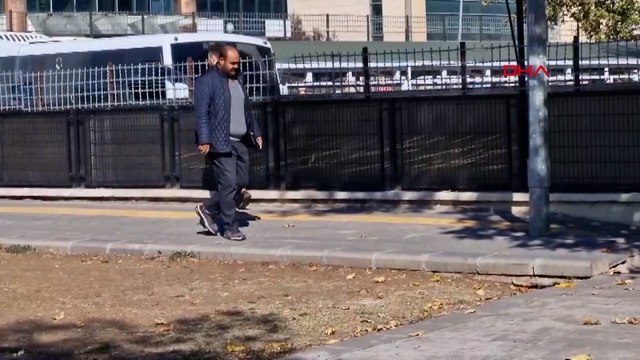 Narin'in babası Arif Güran, taburcu olduktan sonra adliyeye geldi