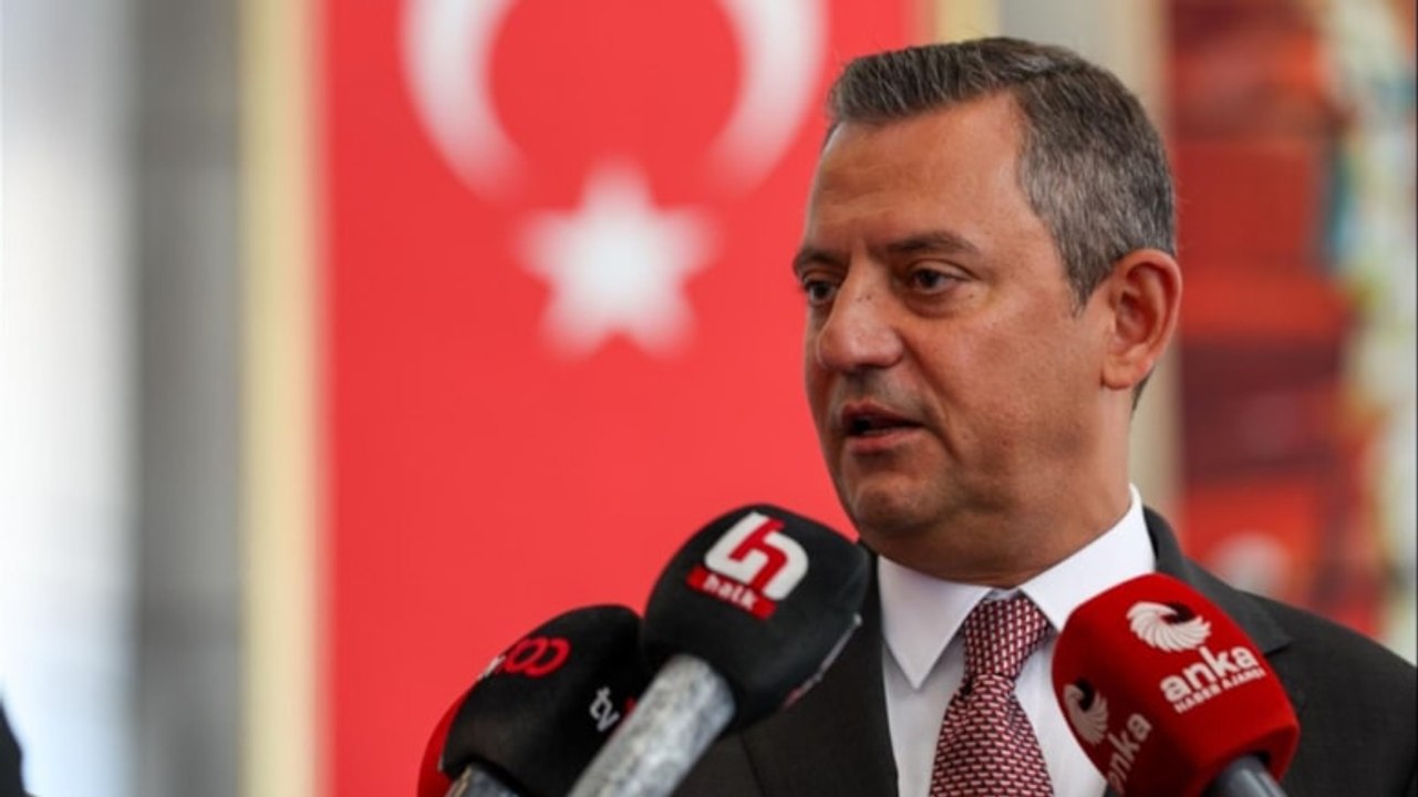 Özgür Özel: Çevre Şehircilik Bakanı kendi vicdanının rengini göstermiş