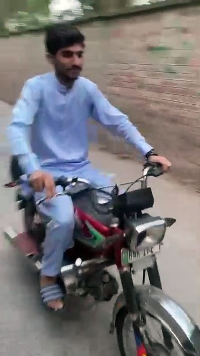 Dost k sath prank 😂😅😹 #viral #love #peer #lahorepakistan #shortvideo #funny #background #youtube