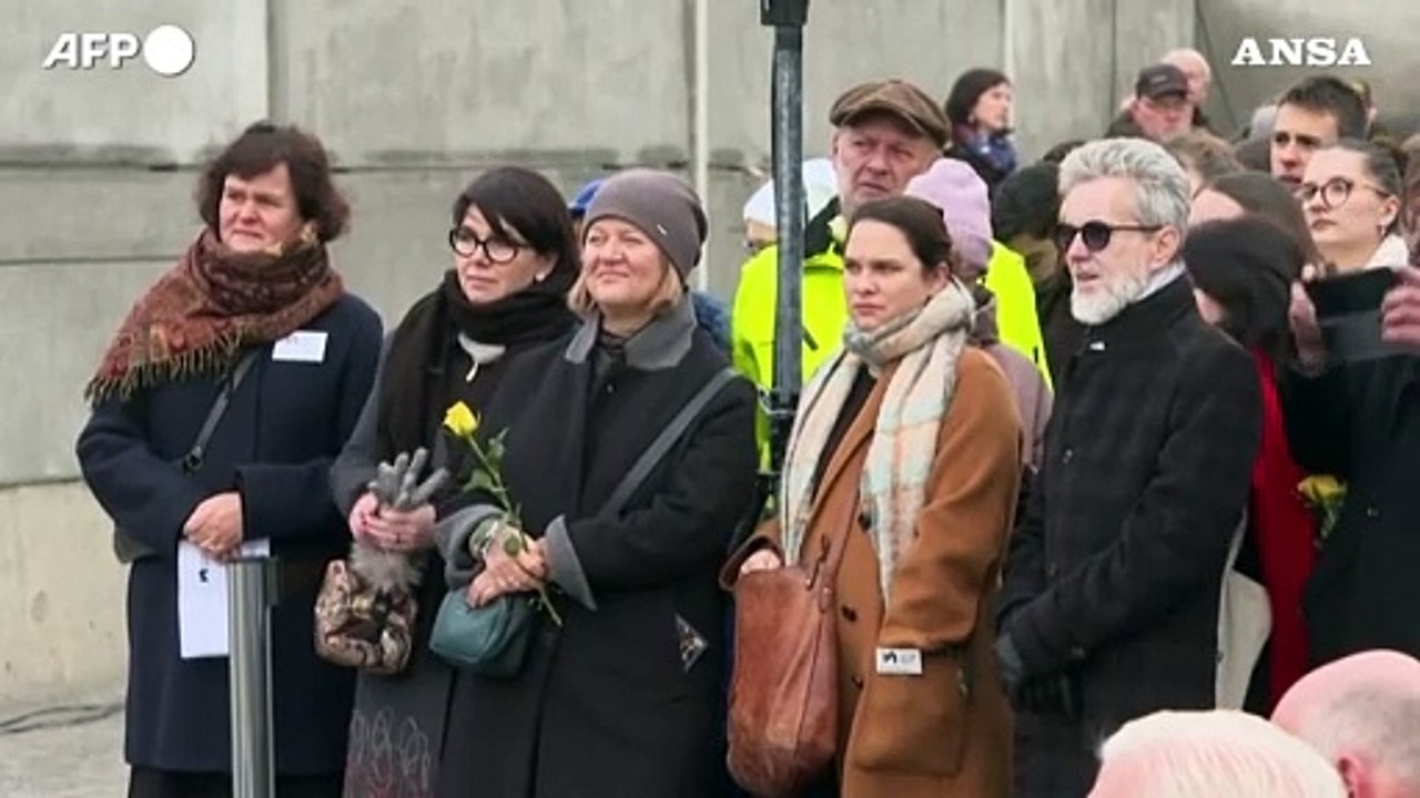 Berlino, cerimonia per i 35 anni dalla caduta del Muro