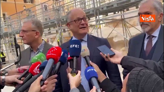 Gualtieri inaugura la passerella di Fontana di Trevi: Gi? usata per restauro nel 2014