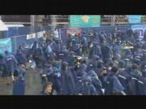 Record du monde : 1360 fontaines simultanées de Mentos-Coke