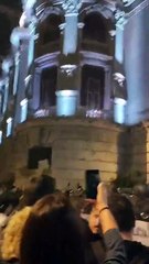 La policia espanyola continua carregant