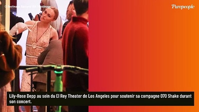 Lily Rose Depp très en beauté pour applaudir sa compagne rappeuse en concert à Los Angeles (PHOTOS)