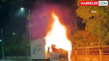 Diyarbakır'da Park Halindeki Tır Yangında Kullanılamaz Hale Geldi