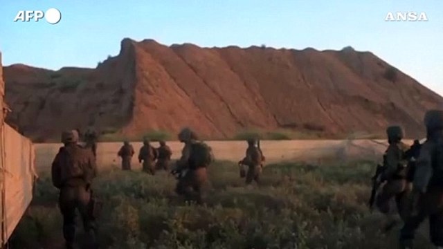 Gaza, l'esercito israeliano distrugge due tunnel sotterranei