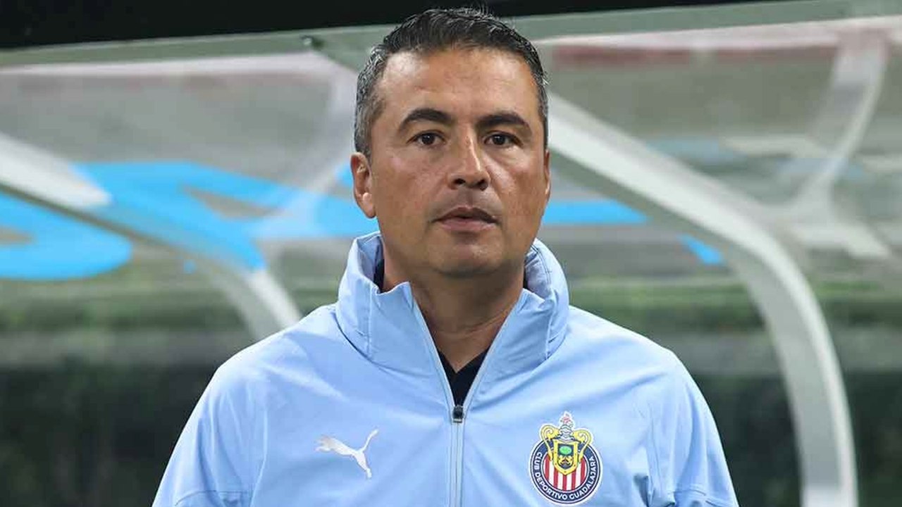 Arturo Ortega y Chivas se dicen 'dolidos' tras la derrota contra San Luis: "Le debemos a la afición"