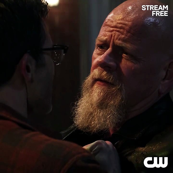 Clark doesn't need superpowers to kick ass. Stream the latest episode of #SupermanAndLois on The CW App.