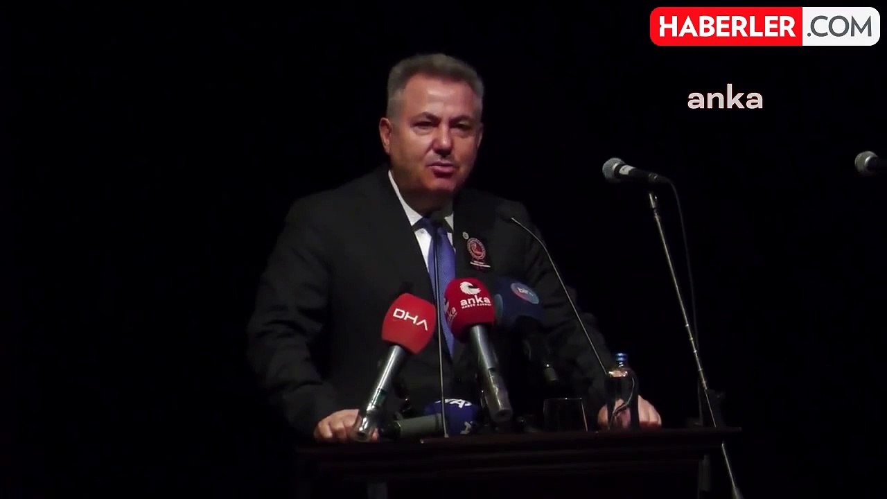 İzmir'de Atatürk'ü Anma Töreni...İzmir Valisi Elban: Gösterdiği Hedefe Ulaşmak ve Aşmak İçin Çaba Göstermek Zorundayız