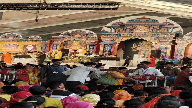 Bageshwar Baba Video: लव जिहाद पर गरजे बागेश्वर बाबा धीरेंद्र कृष्ण शास्त्री, कहा- 'अगर बेटियां बचानी हैं तो...'