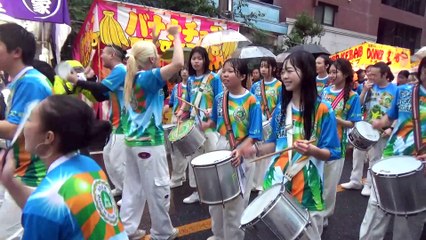 【2024/11/2】第52回飯能まつりパレード　自由の森学園サンバ音楽隊１