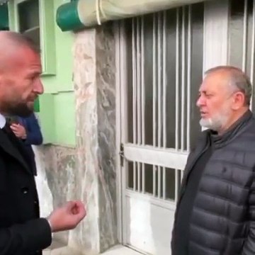 Eskişehir Alem Cami imamı, mahalledeki bir cenaze için okunması gereken selayı 09’u 5 geçeye denk getirince Zafer Partisi Eskişehir İl Başkanı Hasan Demir’in tepkisiyle karşılaştı. İmam kasıtlı olarak yapmadığını, saatin denk geldiğini söyledi.