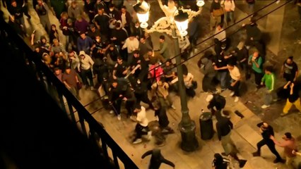 « Assassins ! » : À Valence, des heurts lors de manifestation massive après les inondations