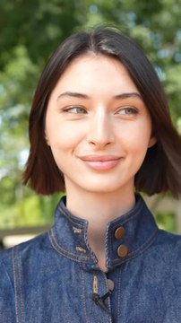 « C’est cette sensation de liberté, de légèreté et cette connexion avec le cheval » Quand une balade à cheval devient une véritable madeleine de Proust : Salwa emmène Myriem Boukadida, mannequin tunisienne, revivre ses souvenirs d'enfance.