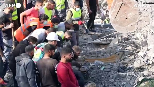 Libano, attacco di Israele a nord di Beirut, almeno 20 morti
