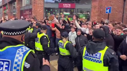 Steel City derby: Police officers aim to keep Wednesday and United supporters apart ahead of match