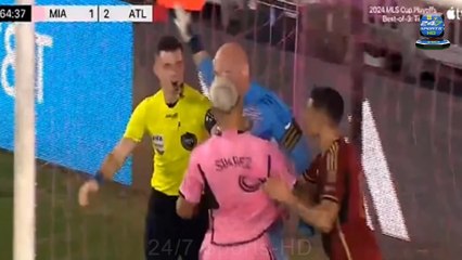 Luis Suarez embroiled in bizarre confrontation with a former Premier League goalkeeper during Inter Miami's MLS Cup defeat
