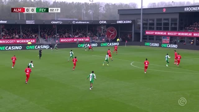 12e j. - Feyenoord se balade sur la pelouse d'Almere