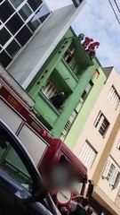 Vídeo mostra momento em que Bombeiro cai durante resgate de homem em surto