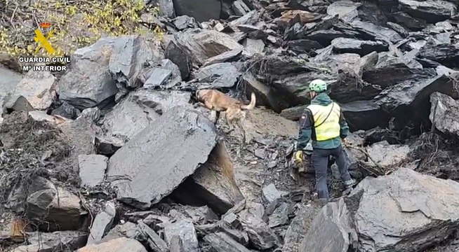 Corte al tráfico en la AP-66 por el desprendimiento de rocas y tierra
