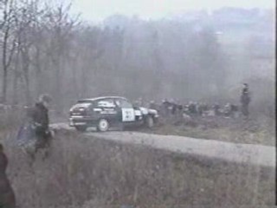 rallye opel astra GSI.