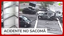 Carro de luxo causa engavetamento ao atingir veículos parados em semáforo em SP