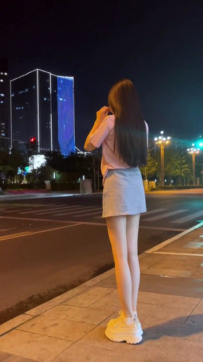 以前挺好的，想的少，睡得早，喜欢笑，不知怎的就， 突然活得潦草了#回望来时路