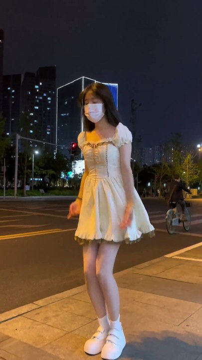 这个极乐净土从刚玩抖音那时候就被艾特，终于学会了，大家来验收哈哈#极乐净土 #极乐净土又杀回来了 #浅跳一下