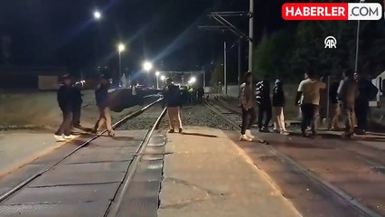 Lüleburgaz'da Hemzemin Geçitte Tren ve Otomobil Çarpıştı: 2 Yaralı