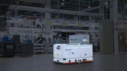 LG kết hợp 5G và robot tạo nên nhà máy thông minh