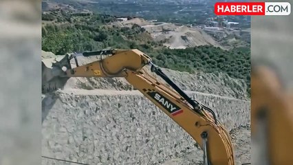 Yaptıkları duvarın parasını alamayınca dozerle yerle bir ettiler