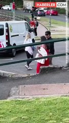 Sıra dışı evlilik teklifi: Kadın, diz çökerek erkek arkadaşına evlenme teklif etti