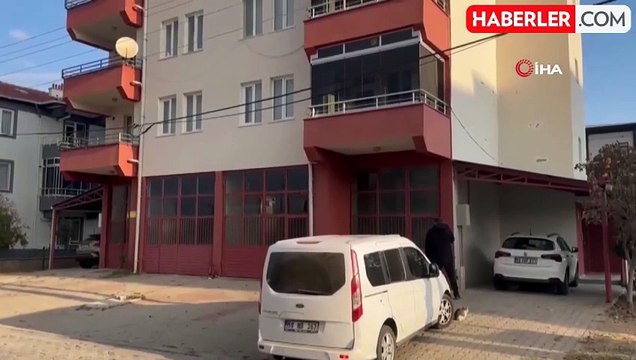 Tekirdağ'da cinnet getiren genç uyuyan annesini öldürdü, 4 kişiyi de yaraladı