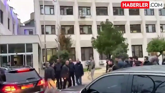 Kayyum Can Aksoy üst geçitlere Güven ve Huzurun Şehri Esenyurt afişleri astırdı