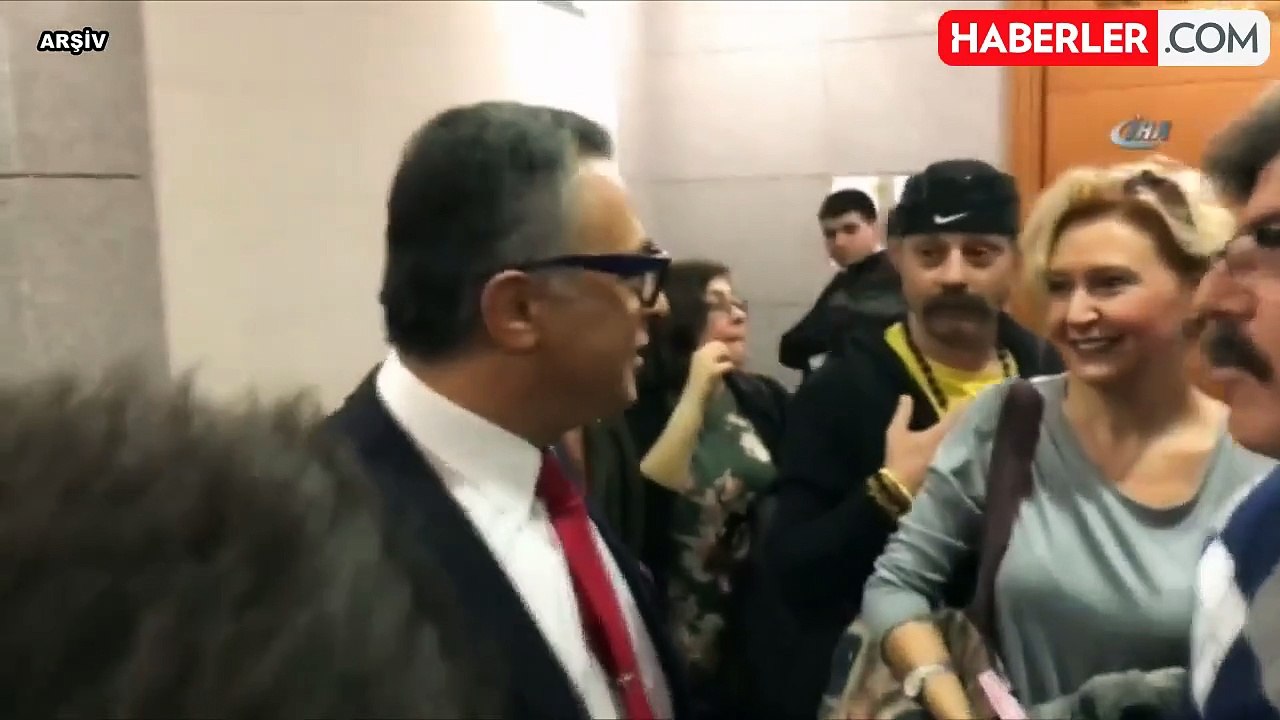 Barbaros Şansal, İstanbul Havalimanı'nda gözaltına alındı