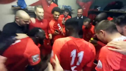 Dans le vestiaire après la belle victoire ...