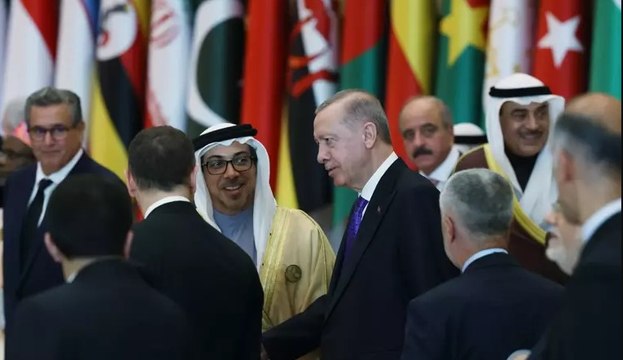 Cumhurbaşkanı Erdoğan, İİT-Arap Ligi Olağanüstü Ortak Zirvesi’nde aile fotoğrafı çekimine katıldı