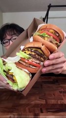 Follow for more ASMR videos🌮🍟 Credits: @samw_k3 #mukbang #asmr #fastfood #asmreating #goodeats