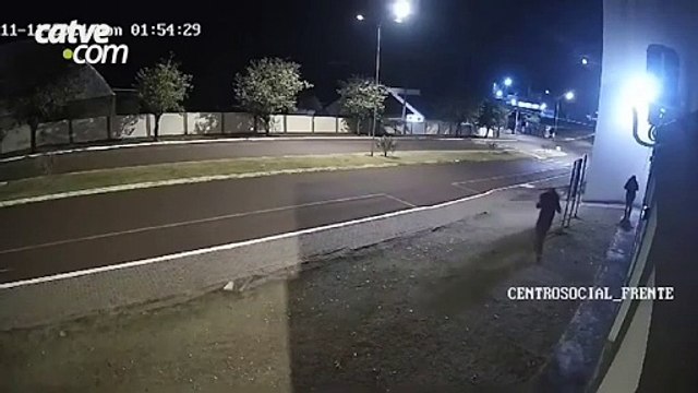 Assaltantes roubam veículos da frota de prefeitura no Paraná e fogem para Guaíra
