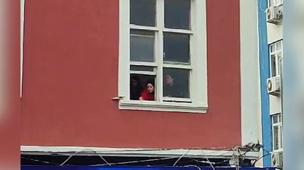 Kargaların pençesinden son anda kurtarıldı