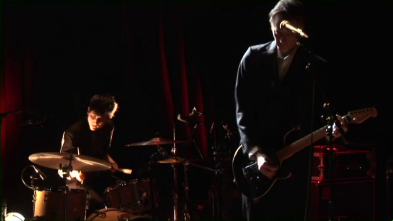 THEO HAKOLA & The WOBBLY ASHES – "Dead Souls Singing" (live)