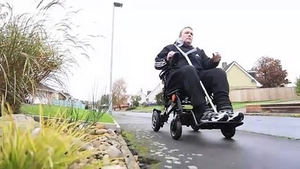 Family of window cleaner hit by 33K volts call for change in law