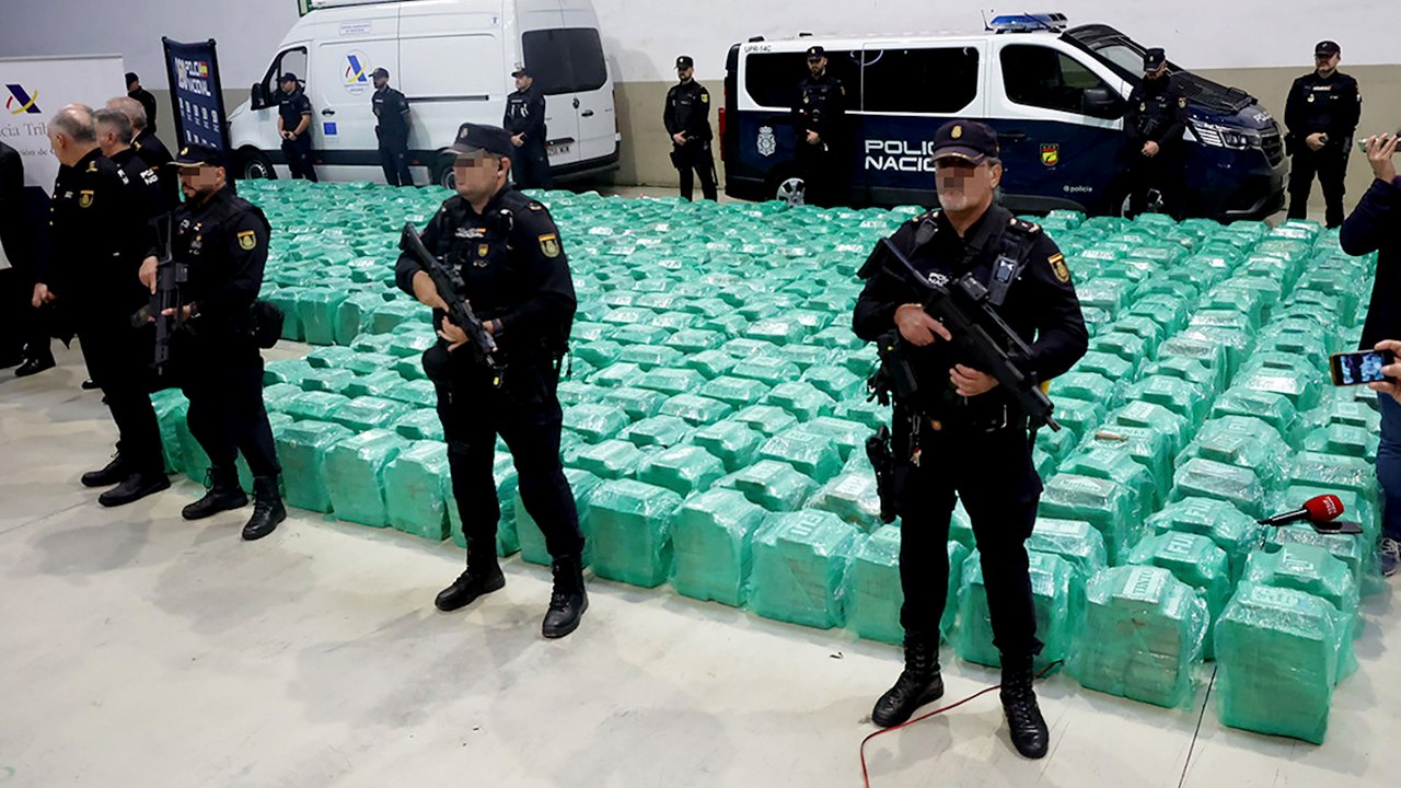 Tras la pista de Miguel, el frutero de la coca que trajo el mayor alijo de la historia entre bananas de Guayaquil y corrupción de un jefazo de la Policía Nacional