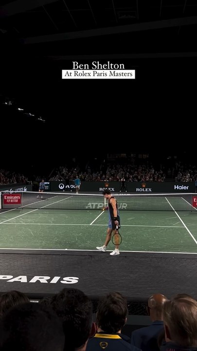 Smooth striking from Ben Shelton in Paris 😮‍💨