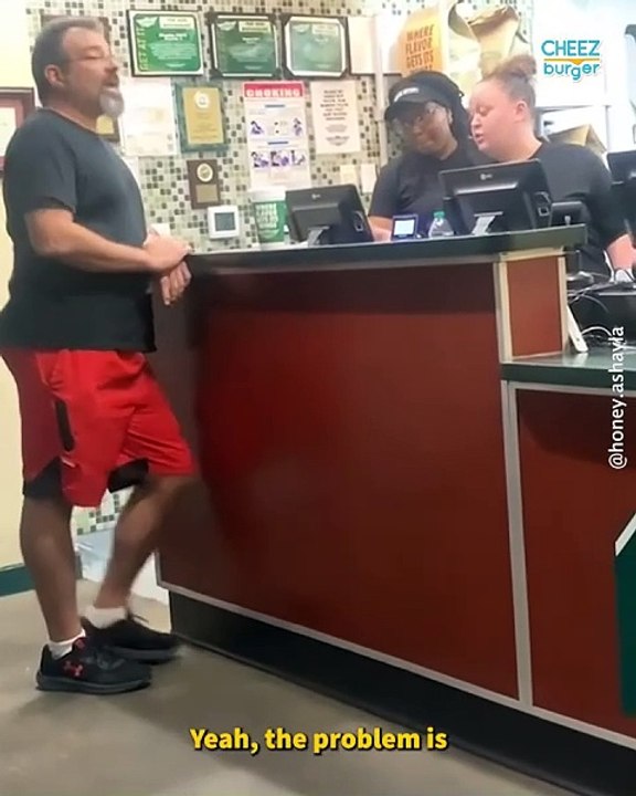 Wingstop Manager Goes Head-To-Head With Entitled Male Karen