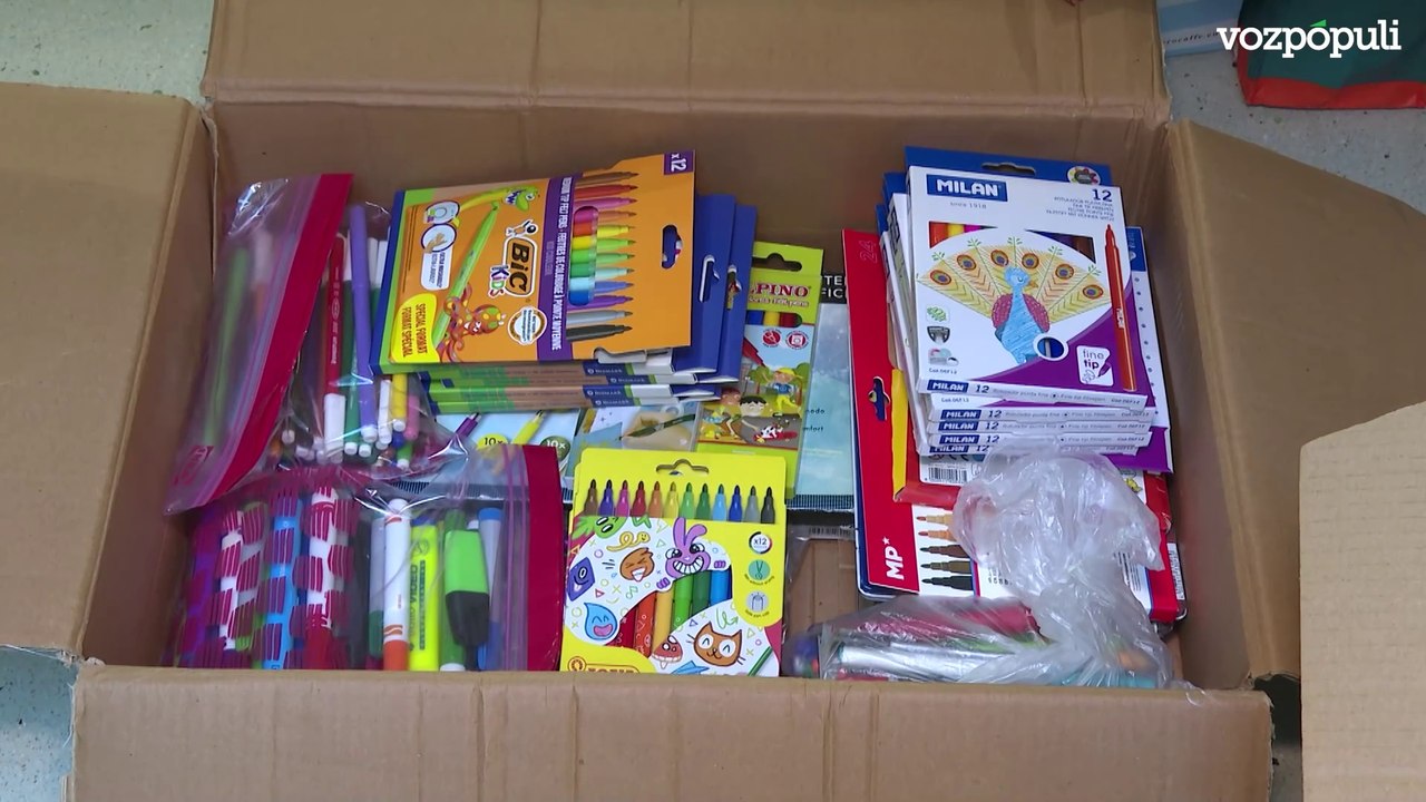 La Facultad de Magisterio de Valencia recoge material para los colegios afectados por la DANA