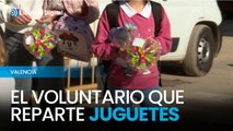 Un Voluntario de Badalona Reparte Juguetes y Comida a Niños en Torrent y Aldai