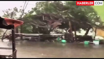 Filipinler'i vuran Toraji Tayfunu nedeniyle 2 bin 500 köye tahliye emri verildi